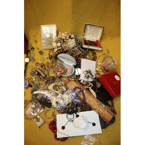 508 - Large Mixed Lot of Costume Jewellery, Watches and Other Interesting Items