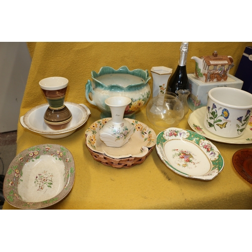 517 - Nice Selection of Chinaware