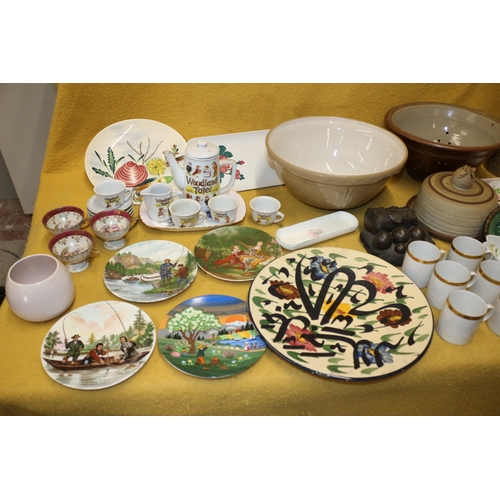 518 - Large Mixed Lot of Chinaware including Plates