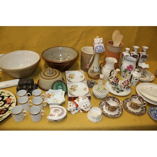 518 - Large Mixed Lot of Chinaware including Plates