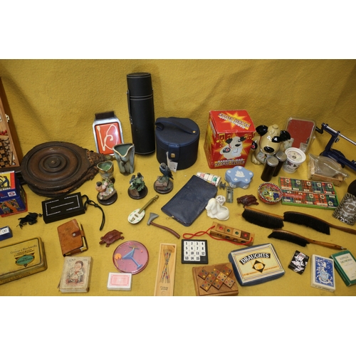 520 - Interesting Mixed Lot including Vintage Games and Bellows