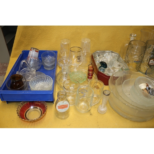 521 - Large Mixed Lot of Glassware