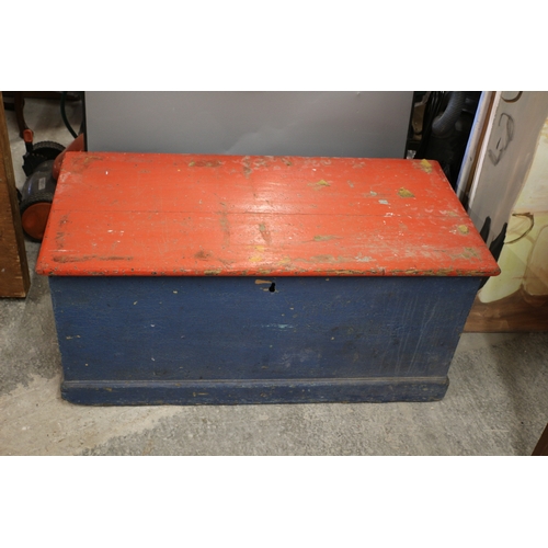 526 - Large Old Pine Blanket Box - Painted