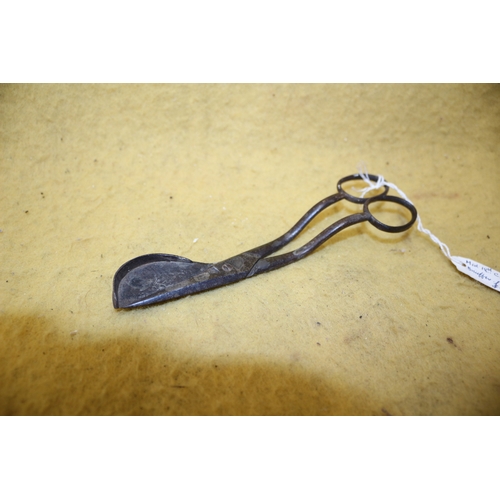 44 - Wick Candle Snugger Scissors, believed to be 18th Century