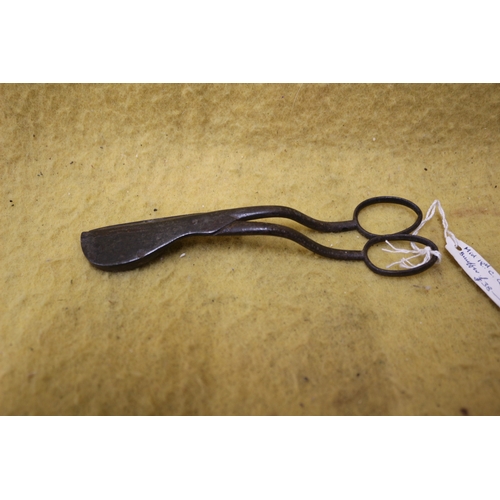 44 - Wick Candle Snugger Scissors, believed to be 18th Century