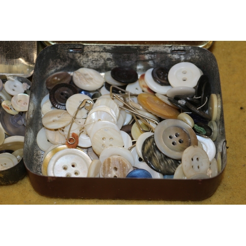 47 - Mother of Pearl style Buttons