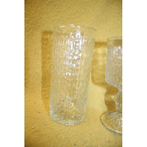 16 - Whitefriars bark design style glasses