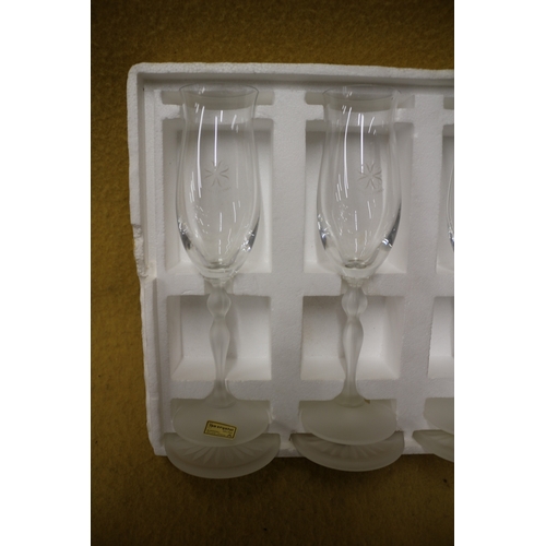 20 - x6 Inn Crystal, 24% lead crystal glasses plus coasters, boxed