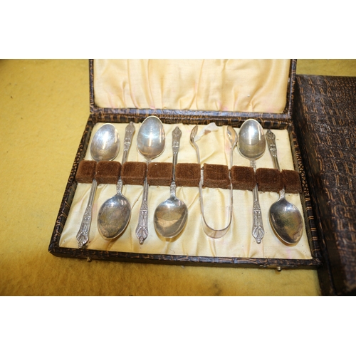 30 - Nice selection of vintage silver plate