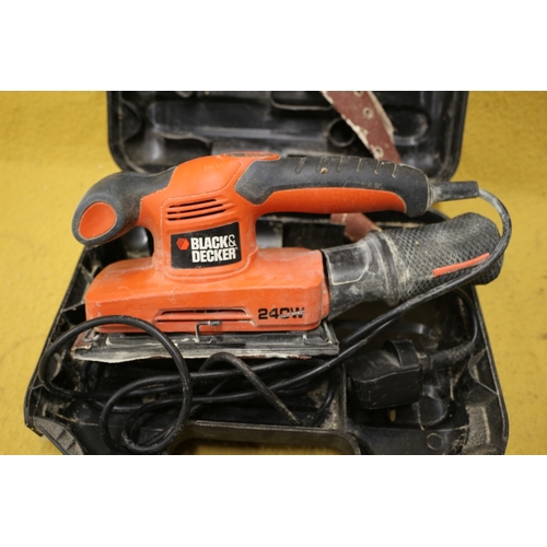 47 - Black and Decker sander