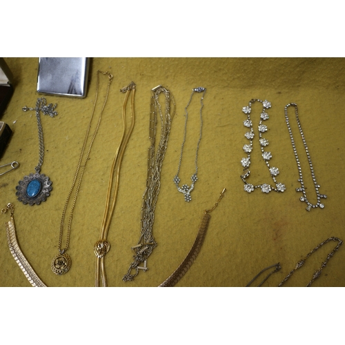 81 - Selection of Nice Costume Jewellery including Several Vintage Pieces