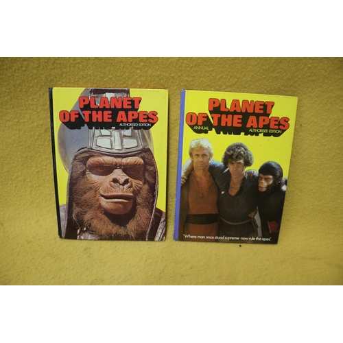 102 - Planet of The Apes Annuals x 2