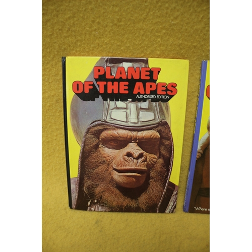 102 - Planet of The Apes Annuals x 2