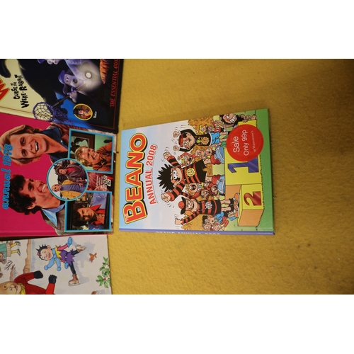 103 - Rupert, Beano, Wallace and Gromit, Starsky & Hutch Annuals