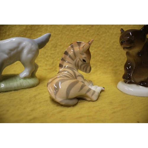 113 - 4 Animals including USSR Baby Giraffe and Bear