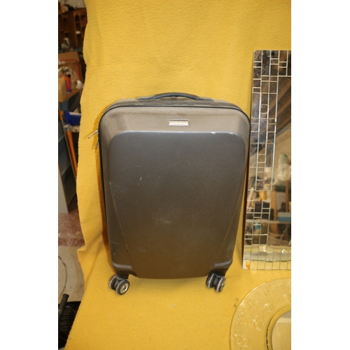 2 - Mixed Lot including Ricardo Beverly Hills Suitcase, x2 Mirrors, Heated Towel Rail and Glass Bowl, Co... 