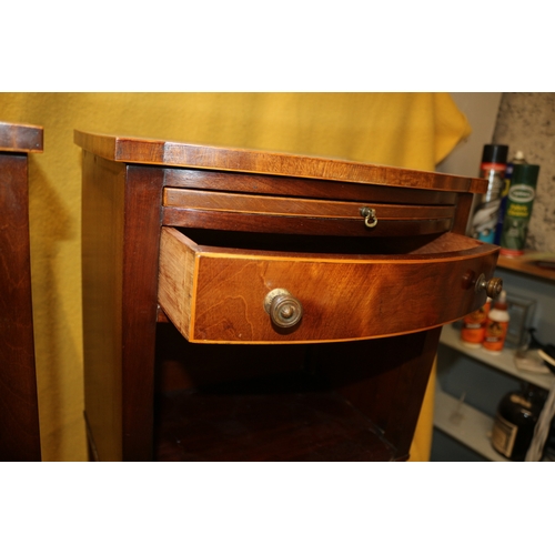 33 - Pair of Early/Mid 20th Century Mahogany and Satinwood Bedside Cabinets with Courtesy Pull Out Shelf.... 