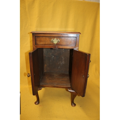 50 - Antique Small Vintage Pot Cabinet with Drawer in Walnut, 69.5cm tall