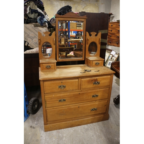 65 - Pine Early 20th Century Dressing Table with Twin Side Oval Mirrors and Central Swing Mirror