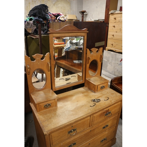 65 - Pine Early 20th Century Dressing Table with Twin Side Oval Mirrors and Central Swing Mirror