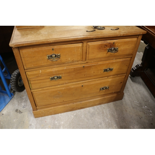 65 - Pine Early 20th Century Dressing Table with Twin Side Oval Mirrors and Central Swing Mirror