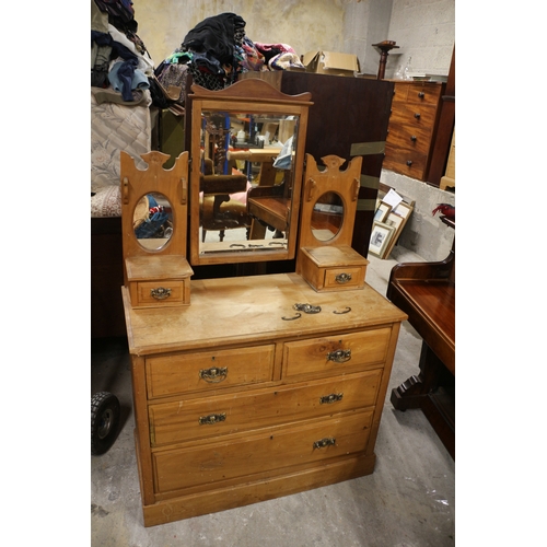 65 - Pine Early 20th Century Dressing Table with Twin Side Oval Mirrors and Central Swing Mirror