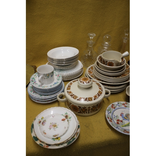 76 - Large Kitchenware Bundle Including Quimber, Midwinter, Royal Stafford