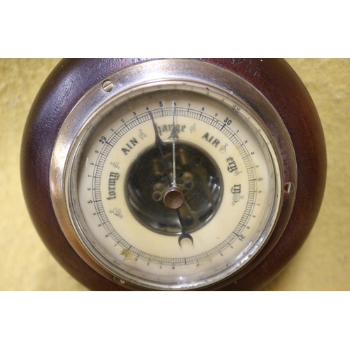 85 - Antique Oak Barometer, 14cm Diameter