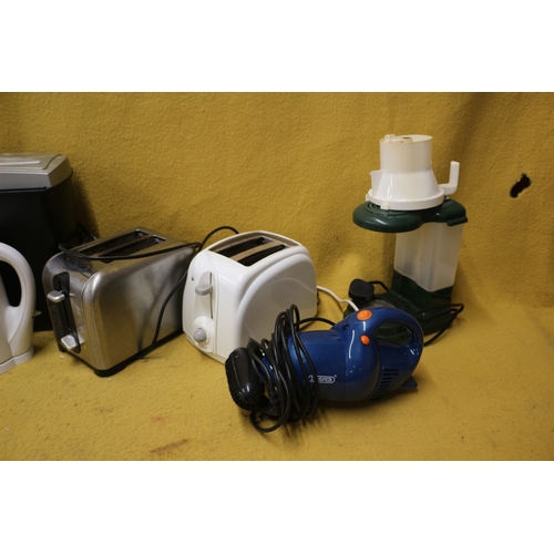 99 - Bundle of Electronics Including Toasters, Shredder, Kettle, Steamer etc, All Untested