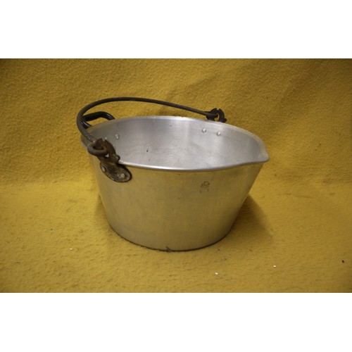 545 - Metal Preserve Pan - 31.5cm dia