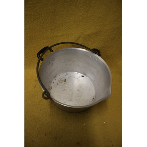 545 - Metal Preserve Pan - 31.5cm dia