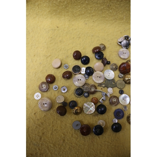 75 - Bundle of Vintage Buttons
