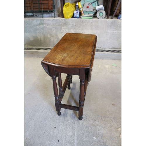 131 - Early 20th Century Oak Drop Leaf Table