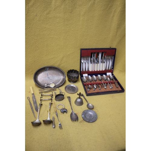 132 - Mixed Lot of Metal Ware