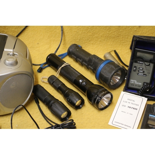 144 - Mixed Bundle of Electricals Including Mag Lite Torch etc