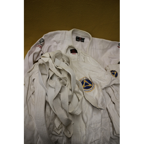 214 - Jiu Jitsu White Gi Outfits plus Large Holdall