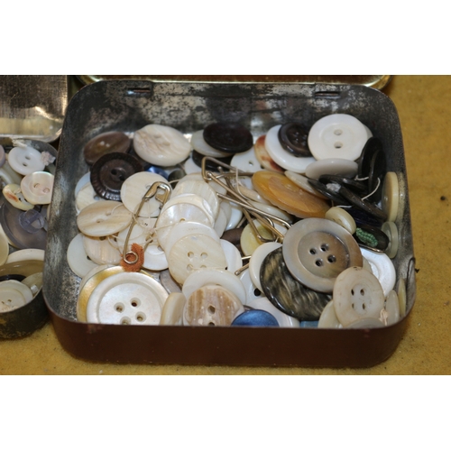 235 - Mother of Pearl style Buttons