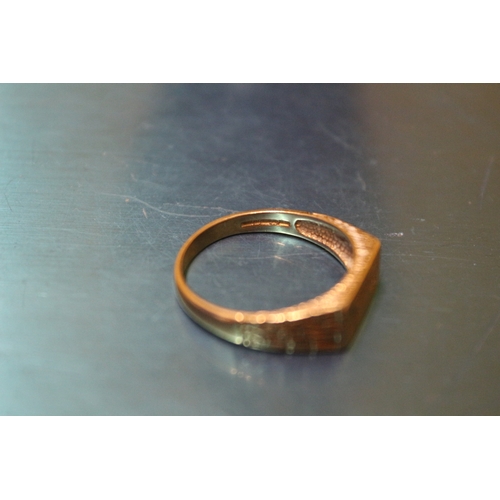 35 - Hallmarked 9ct 375 gold Ring, 3.3g Weight, Size U