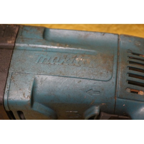 18 - Makita SDS 110v Drill believed to be working