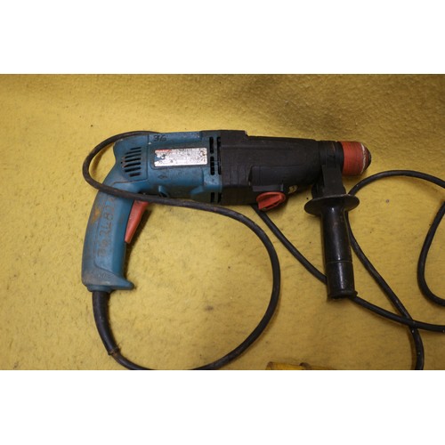 18 - Makita SDS 110v Drill believed to be working