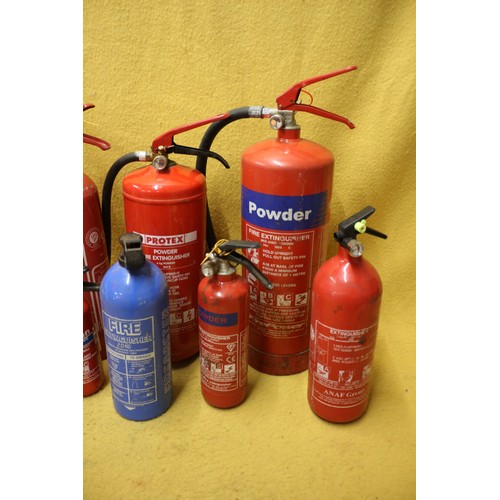 26 - 7x Fire Extinguishers, Full, x1 CO2 and x6 Powder