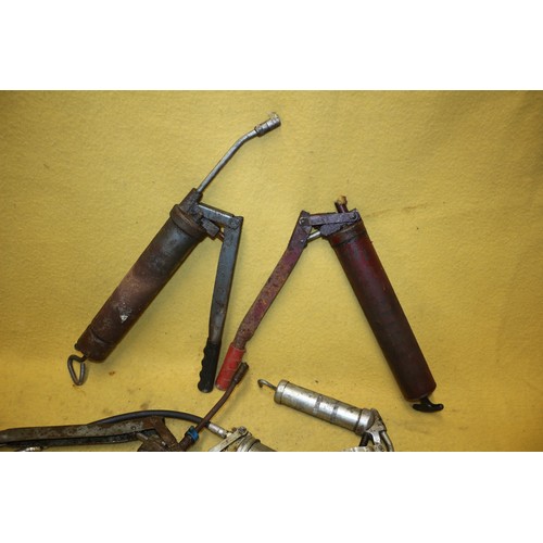 30 - 5x Vintage Grease Guns