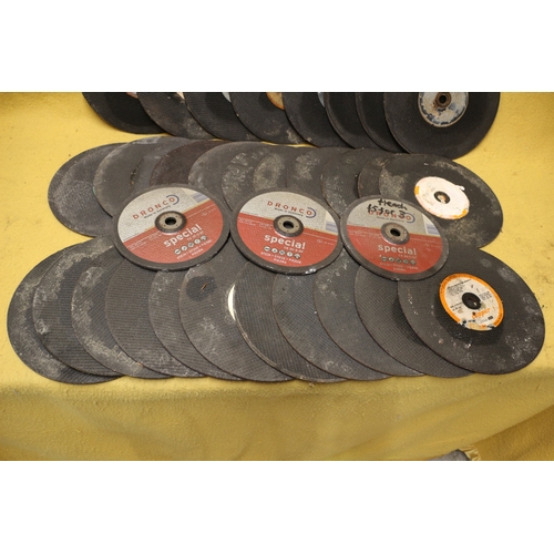 77 - 33x Angle Grinder Cutting Discs, Mostly 12