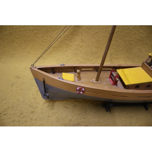 138 - Large hand made Trawler Model Boat, 44 x 33 cm