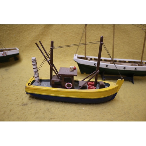 136 - 5x hand made Model Boats Including Fishing Boats, Back Middle boat 28 x 21.5 cm