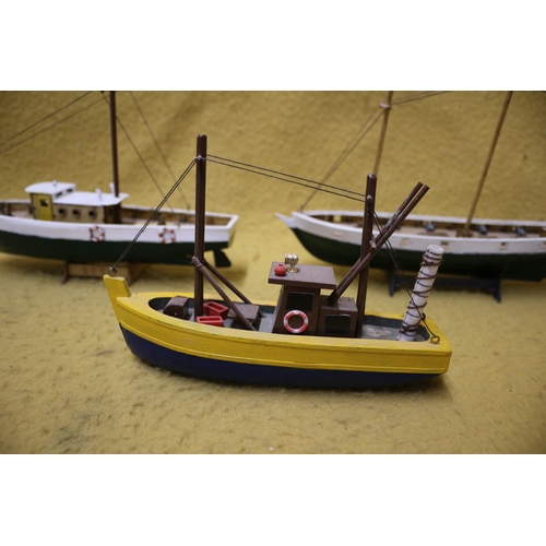 136 - 5x hand made Model Boats Including Fishing Boats, Back Middle boat 28 x 21.5 cm