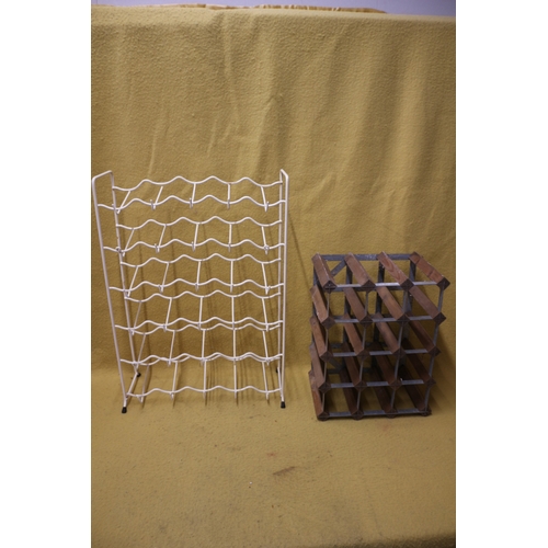 206 - 2 Vintage Wire Racks, Tallest is 6.5cm