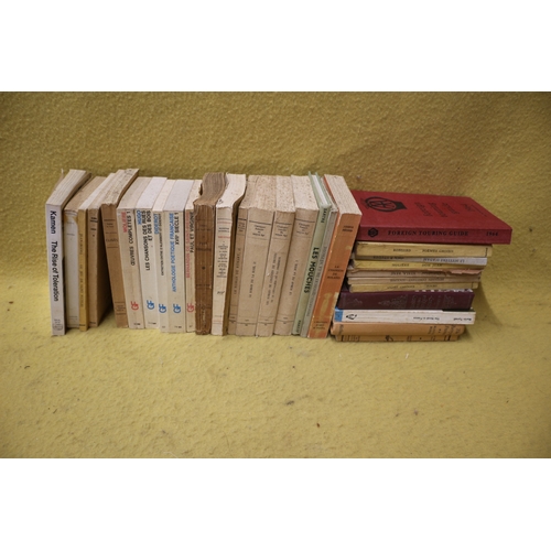 211 - Bundle of Vintage French Books