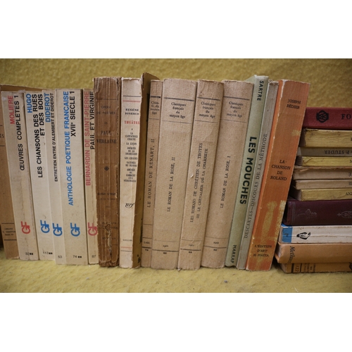 211 - Bundle of Vintage French Books