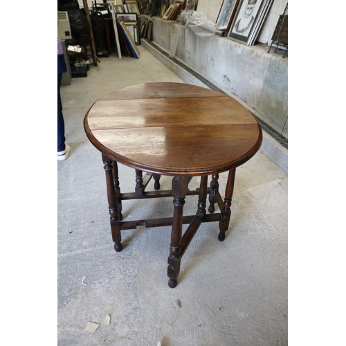 219 - Early 20th Century Oak Drop Leaf Table